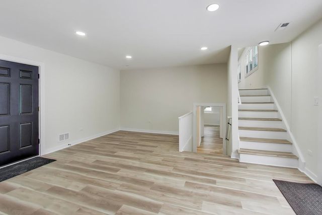 123 Kainer Avenue, Barrington, IL 60010