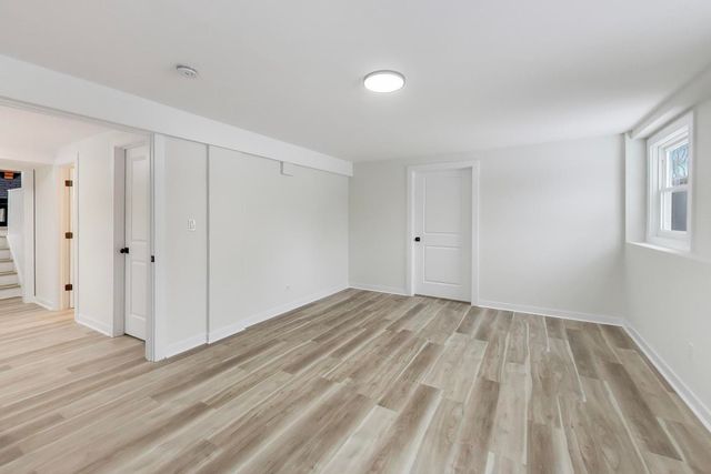 123 Kainer Avenue, Barrington, IL 60010