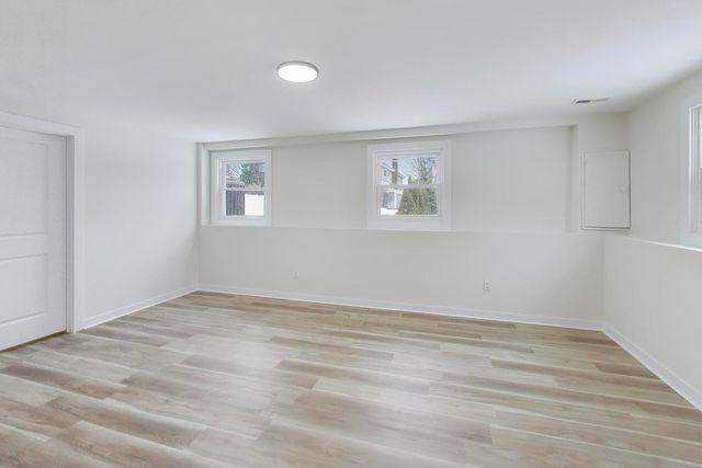 123 Kainer Avenue, Barrington, IL 60010