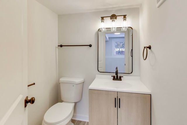 123 Kainer Avenue, Barrington, IL 60010