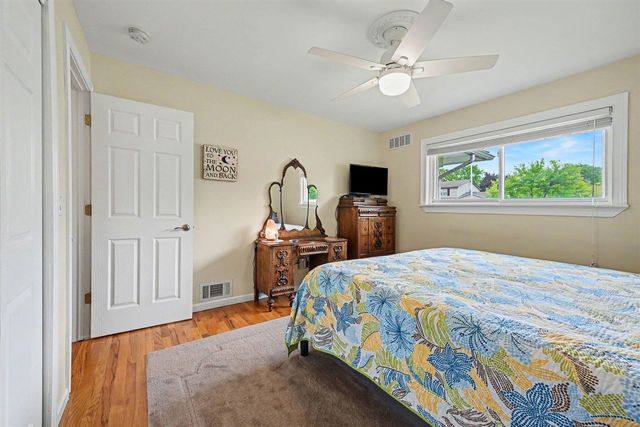 42967 Saxony Road, Canton, MI 48187