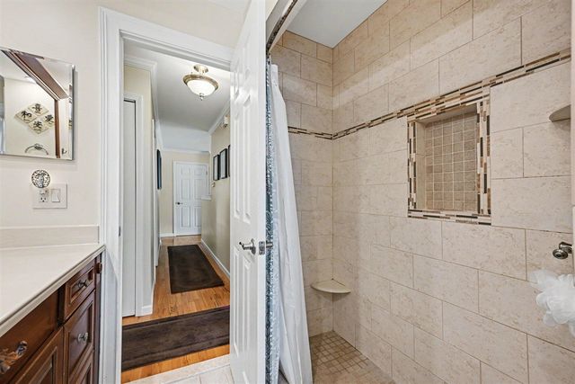 42967 Saxony Road, Canton, MI 48187