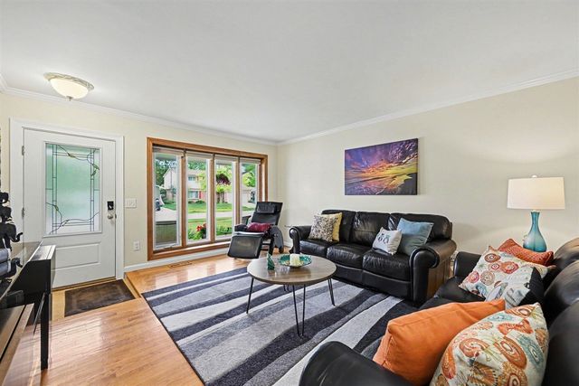 42967 Saxony Road, Canton, MI 48187