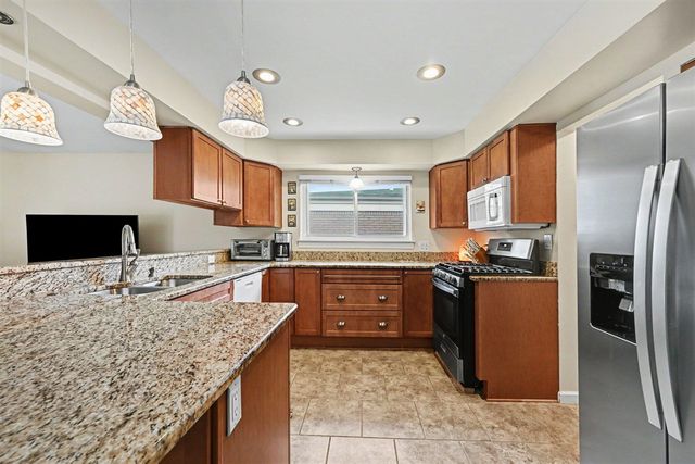 42967 Saxony Road, Canton, MI 48187