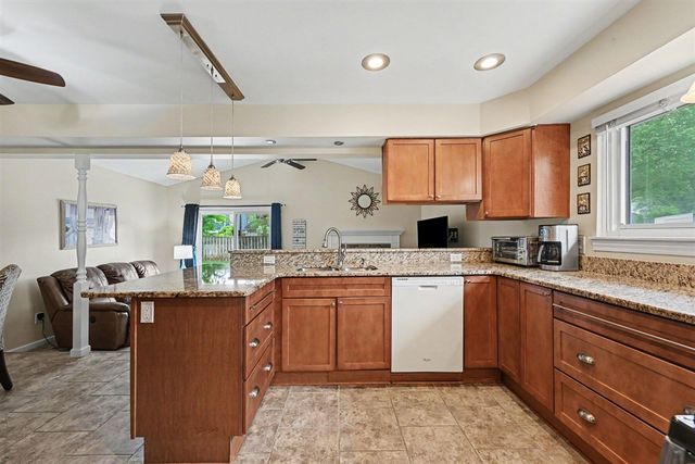 42967 Saxony Road, Canton, MI 48187