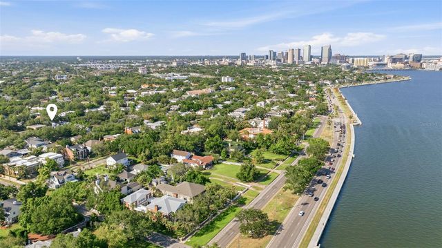 1811 W HILLS AVENUE, Tampa, FL 33606
