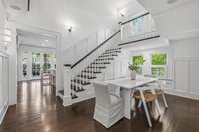 1811 W HILLS AVENUE, Tampa, FL 33606
