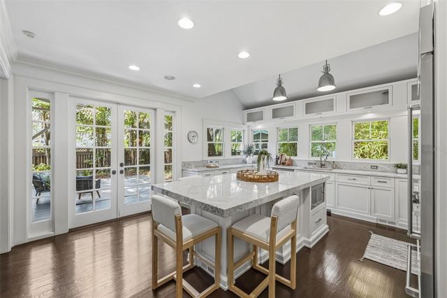 1811 W HILLS AVENUE, Tampa, FL 33606