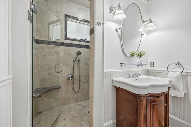1811 W HILLS AVENUE, Tampa, FL 33606