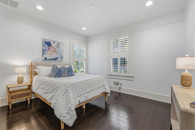 1811 W HILLS AVENUE, Tampa, FL 33606
