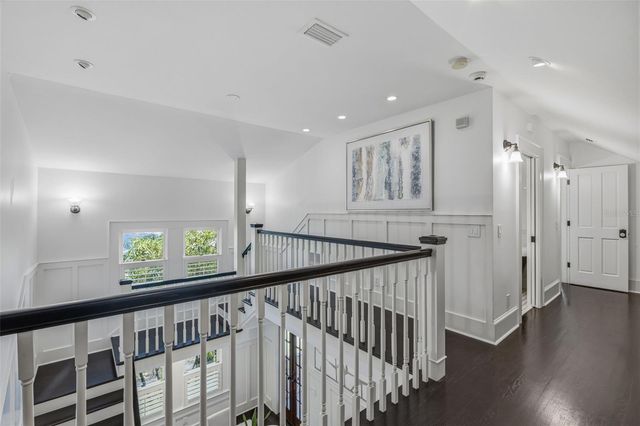 1811 W HILLS AVENUE, Tampa, FL 33606
