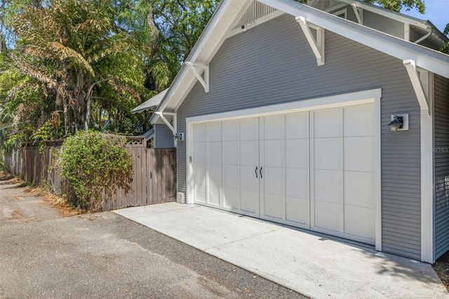 1811 W HILLS AVENUE, Tampa, FL 33606