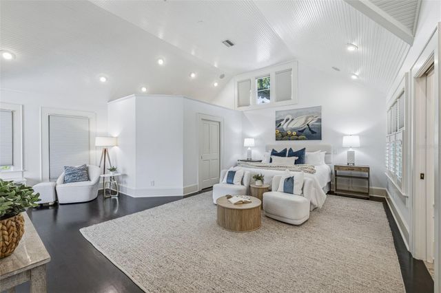 1811 W HILLS AVENUE, Tampa, FL 33606
