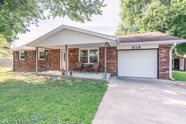 618 Holiday Drive, Seymour, IN 47274