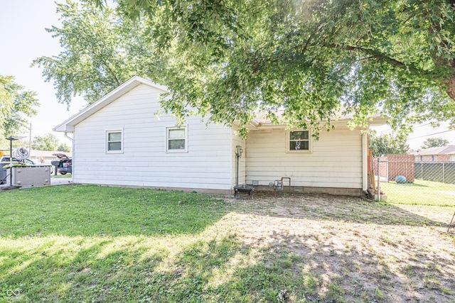 618 Holiday Drive, Seymour, IN 47274