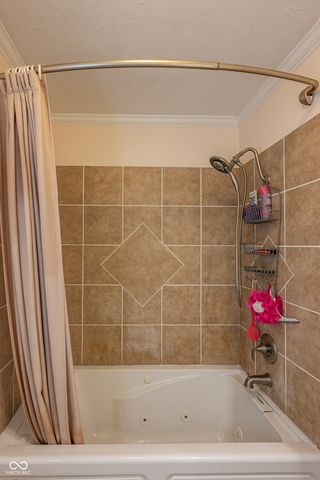618 Holiday Drive, Seymour, IN 47274
