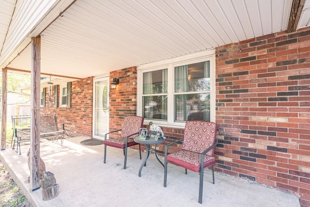 618 Holiday Drive, Seymour, IN 47274