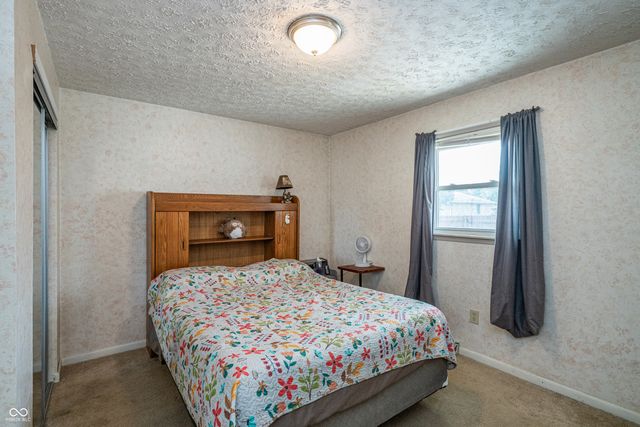 618 Holiday Drive, Seymour, IN 47274