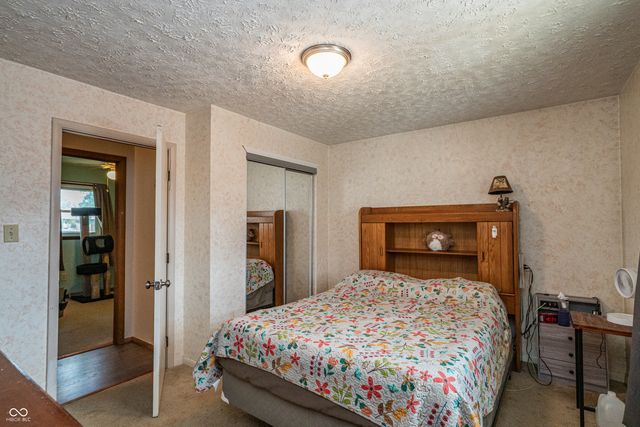 618 Holiday Drive, Seymour, IN 47274