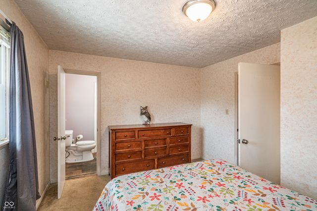 618 Holiday Drive, Seymour, IN 47274
