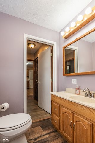618 Holiday Drive, Seymour, IN 47274
