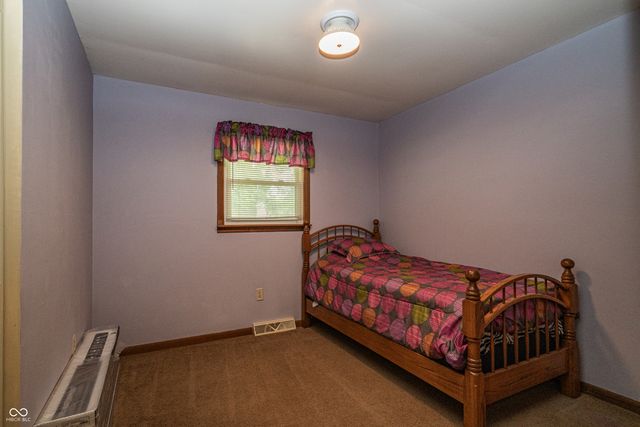 618 Holiday Drive, Seymour, IN 47274