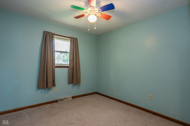 618 Holiday Drive, Seymour, IN 47274