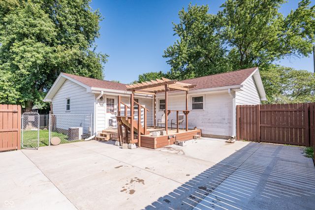 618 Holiday Drive, Seymour, IN 47274