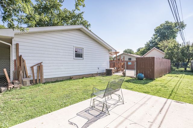 618 Holiday Drive, Seymour, IN 47274