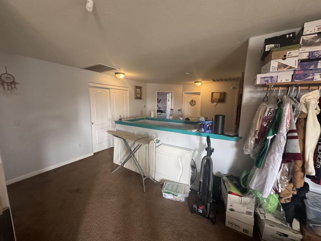 Image 16 of property listing at 6310 E Woodward Avenue, Fresno, CA 93727