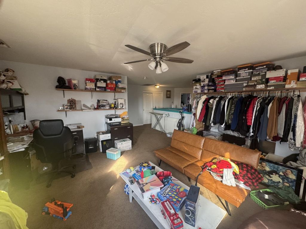 Image 19 of property listing at 6310 E Woodward Avenue, Fresno, CA 93727
