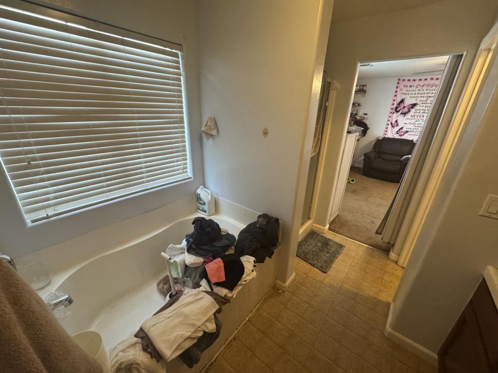 Image 22 of property listing at 6310 E Woodward Avenue, Fresno, CA 93727