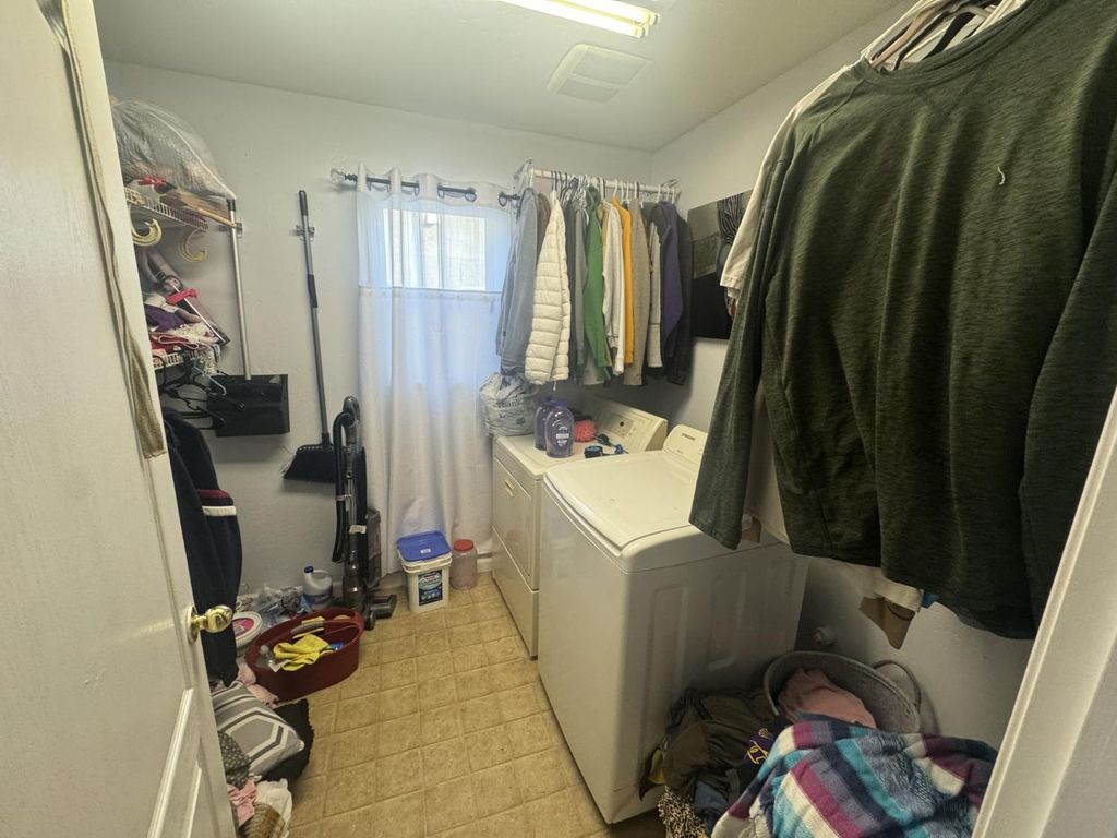 Image 23 of property listing at 6310 E Woodward Avenue, Fresno, CA 93727