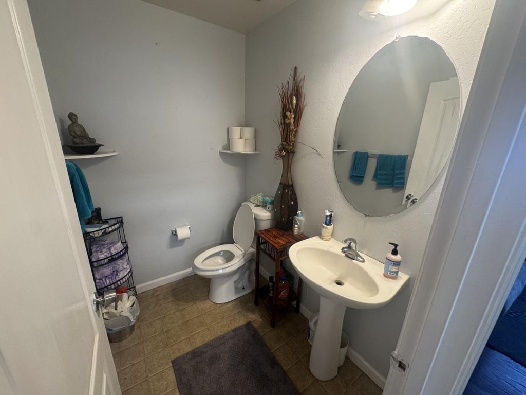 Image 24 of property listing at 6310 E Woodward Avenue, Fresno, CA 93727