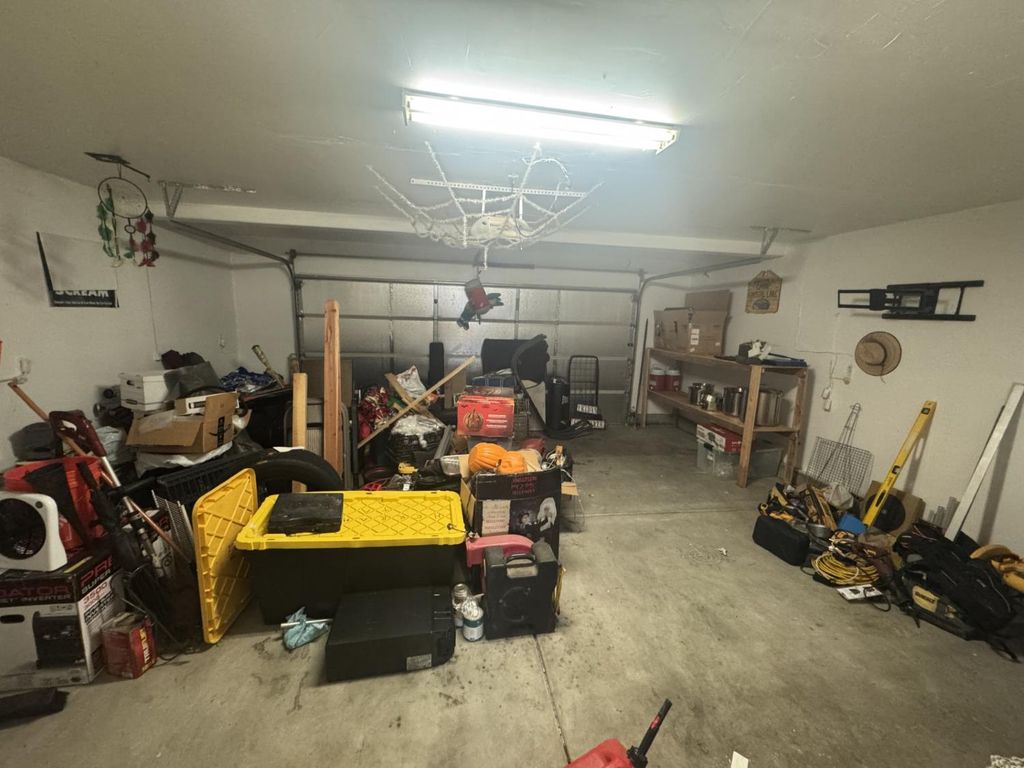 Image 26 of property listing at 6310 E Woodward Avenue, Fresno, CA 93727