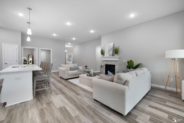 8289 Grande Lk Circle, Temperance, MI 48182