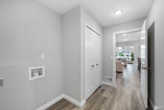 8289 Grande Lk Circle, Temperance, MI 48182