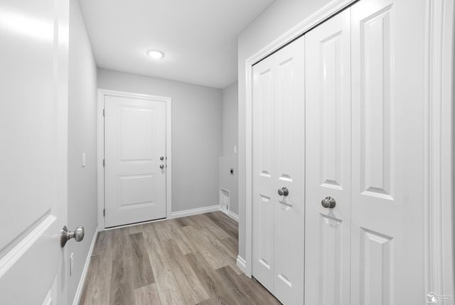 8289 Grande Lk Circle, Temperance, MI 48182