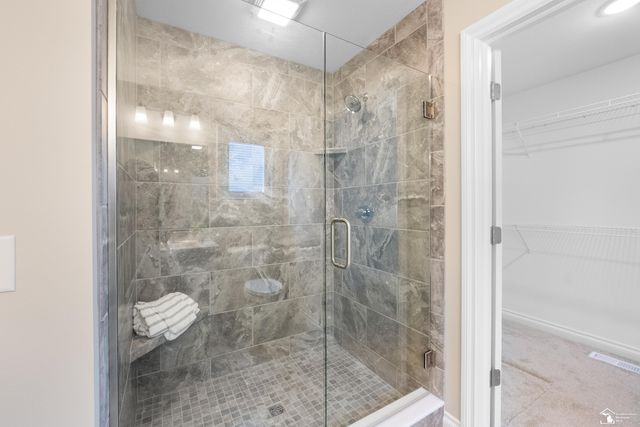 8289 Grande Lk Circle, Temperance, MI 48182