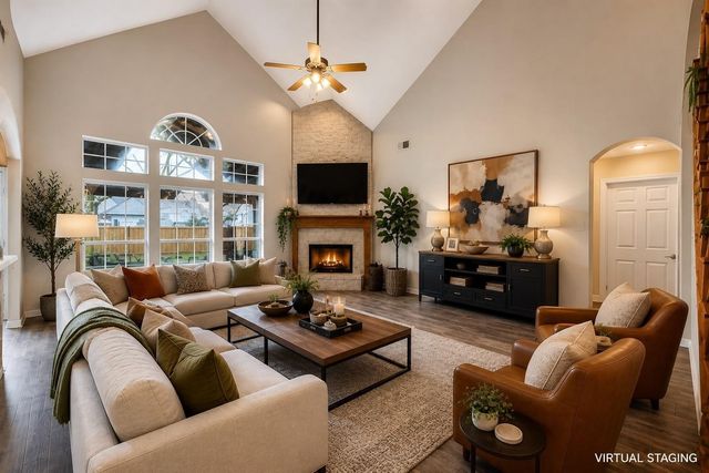 9102 Hogan Drive, Rowlett, TX 75089