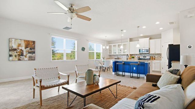 17044 Goldcrest Loop, Clermont, FL 34714