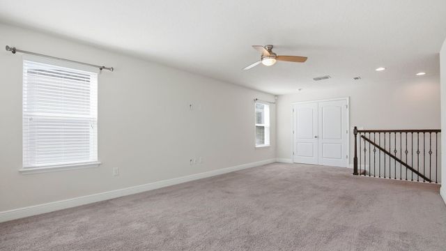 17044 Goldcrest Loop, Clermont, FL 34714