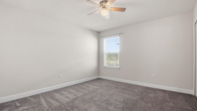 17044 Goldcrest Loop, Clermont, FL 34714