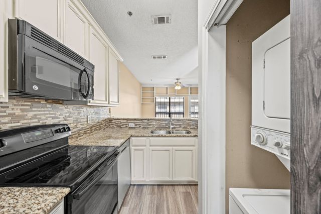 4800 W Lovers Lane 406, Dallas, TX 75209