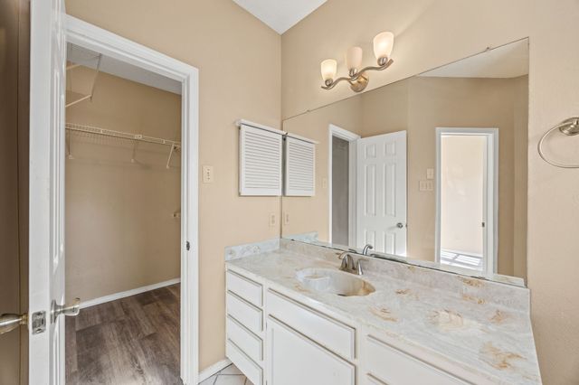 4800 W Lovers Lane 406, Dallas, TX 75209