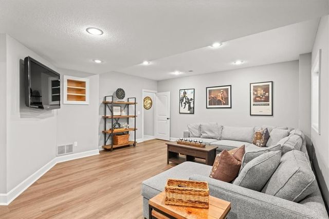 23916 W 124th Court, Olathe, KS 66061