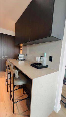 20 NE 11 St ExecPH11, Miami, FL 33132