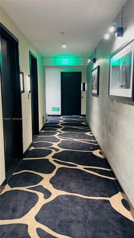 20 NE 11 St ExecPH11, Miami, FL 33132