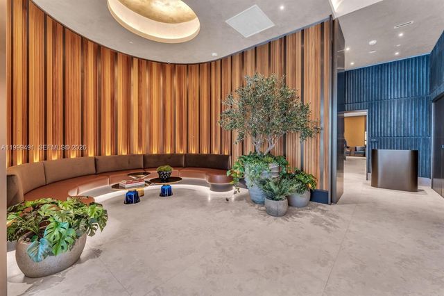 20 NE 11 St ExecPH11, Miami, FL 33132