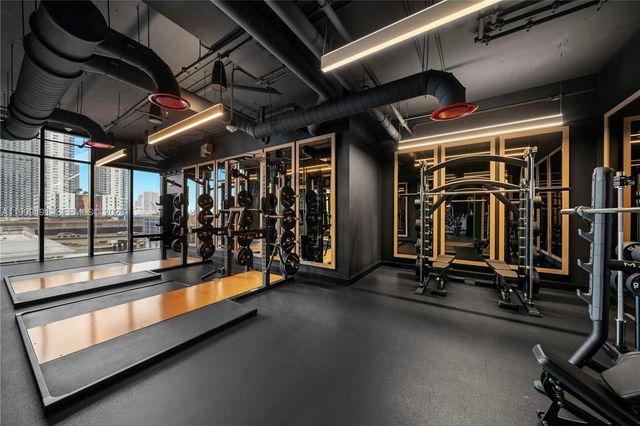 20 NE 11 St ExecPH11, Miami, FL 33132